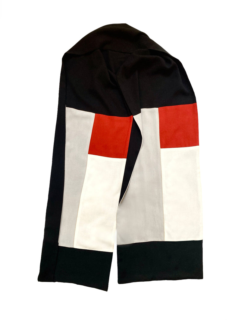 Schal mit geometrischem Muster in rot/ schwarz